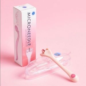 ORA Microneedle Lip Plumping Roller